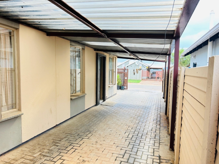 3 Bedroom Property for Sale in Sky City Gauteng