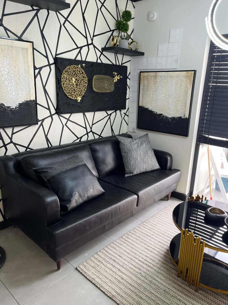 To Let 1 Bedroom Property for Rent in Waterfall View Gauteng