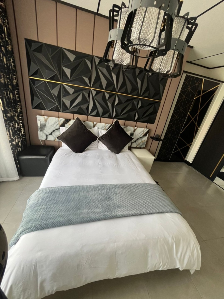 To Let 1 Bedroom Property for Rent in Waterfall View Gauteng