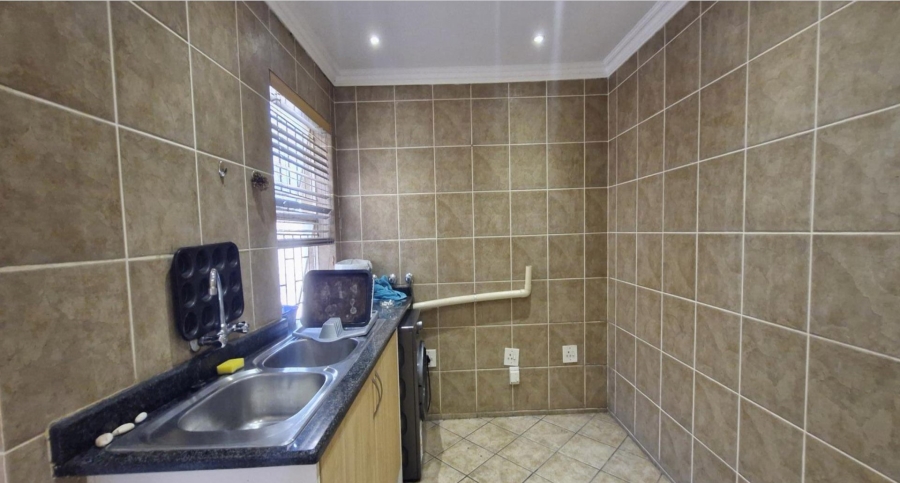 3 Bedroom Property for Sale in Northwold Gauteng