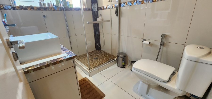 To Let 5 Bedroom Property for Rent in Erasmia Gauteng