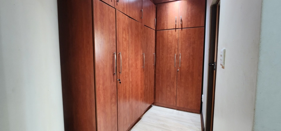 To Let 5 Bedroom Property for Rent in Erasmia Gauteng