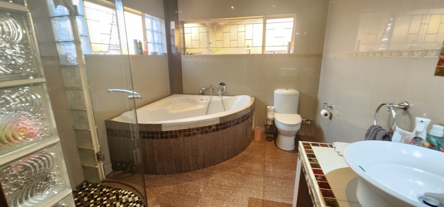 To Let 5 Bedroom Property for Rent in Erasmia Gauteng