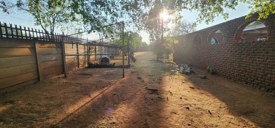 To Let 5 Bedroom Property for Rent in Erasmia Gauteng