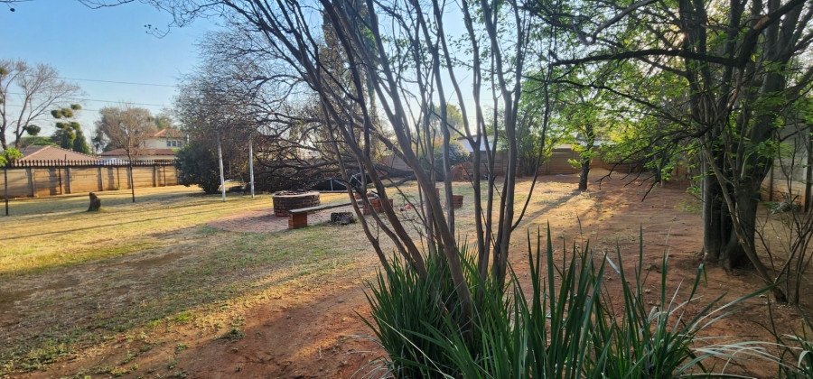 To Let 5 Bedroom Property for Rent in Erasmia Gauteng