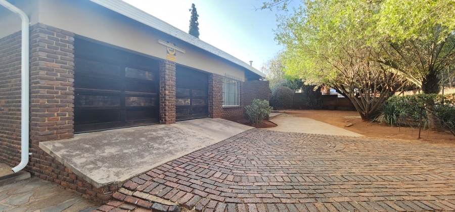 To Let 5 Bedroom Property for Rent in Erasmia Gauteng