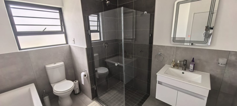 3 Bedroom Property for Sale in Glen Austin Gauteng