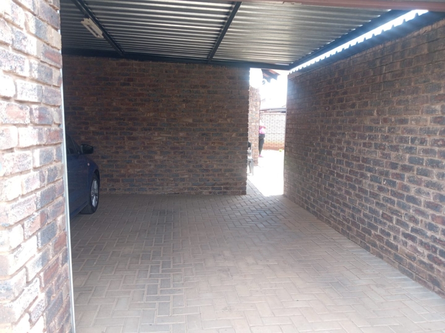 3 Bedroom Property for Sale in The Orchards Gauteng