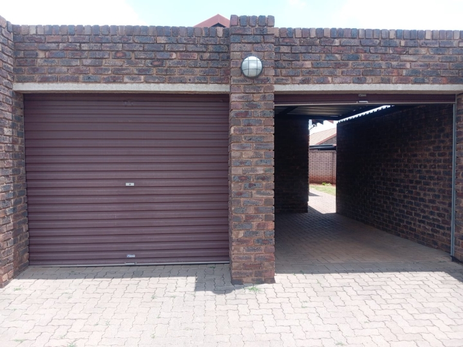 3 Bedroom Property for Sale in The Orchards Gauteng