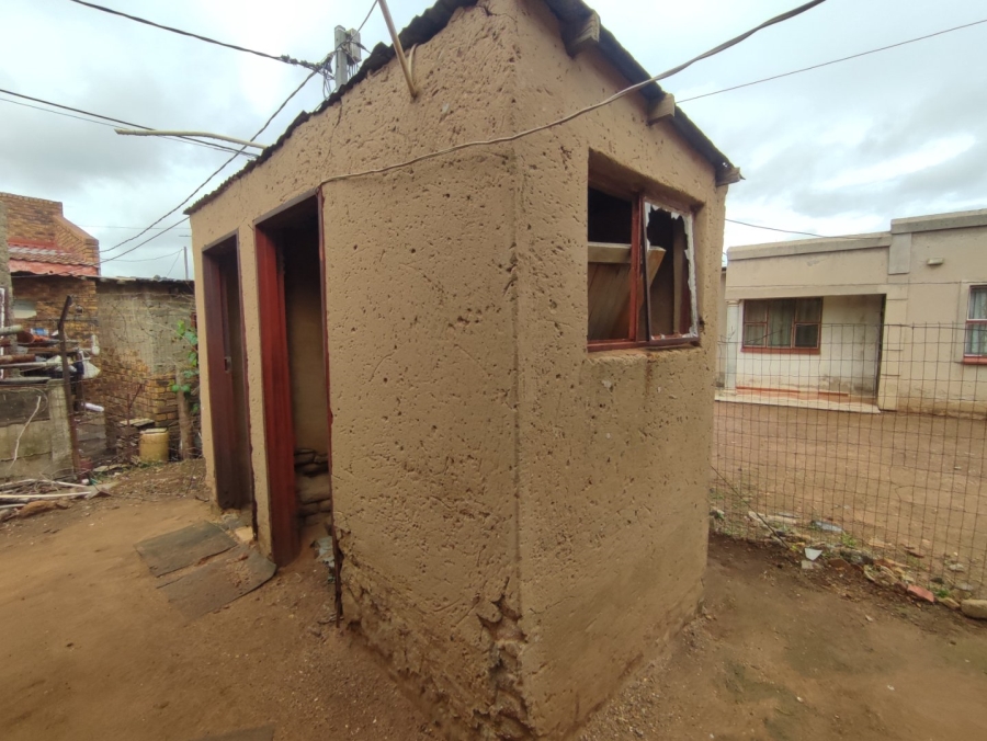 2 Bedroom Property for Sale in Etwatwa Gauteng