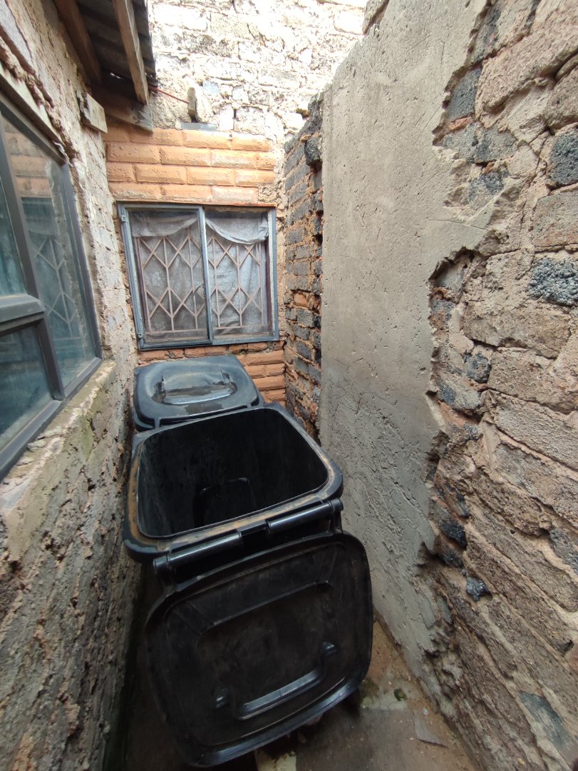 2 Bedroom Property for Sale in Etwatwa Gauteng