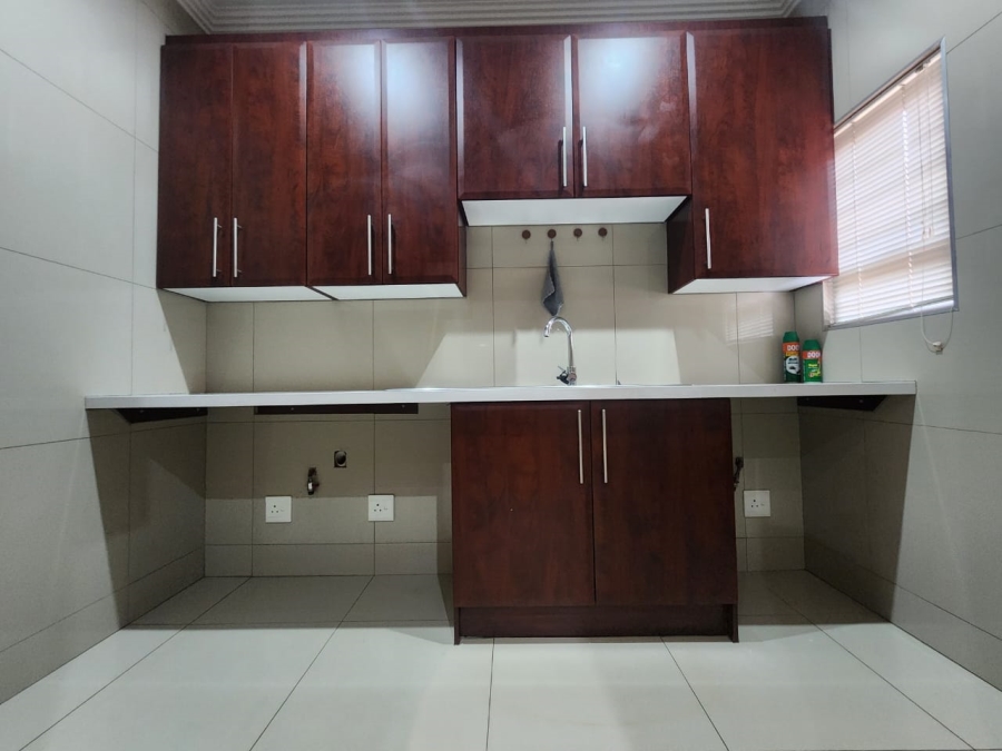 To Let 4 Bedroom Property for Rent in New Redruth Gauteng