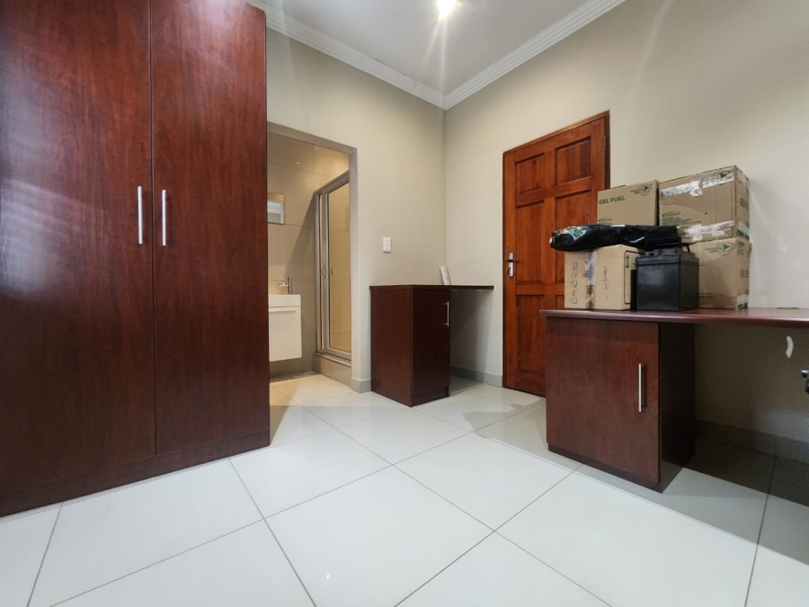 To Let 4 Bedroom Property for Rent in New Redruth Gauteng
