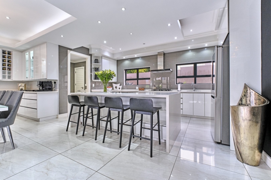 5 Bedroom Property for Sale in Bedfordview Gauteng