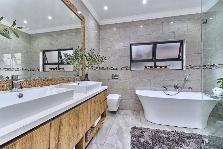 5 Bedroom Property for Sale in Bedfordview Gauteng