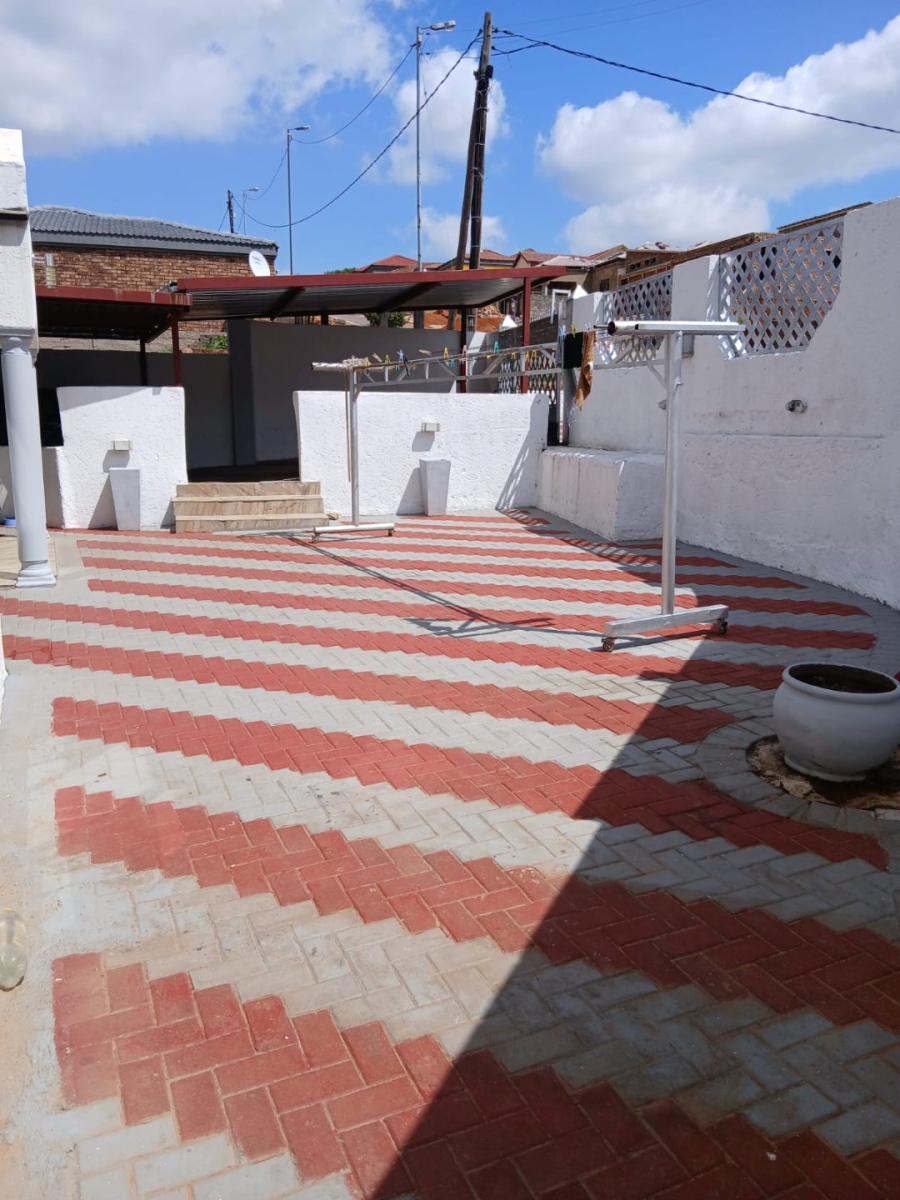 5 Bedroom Property for Sale in Pretoria North Gauteng