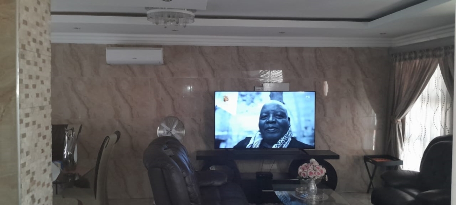 5 Bedroom Property for Sale in Pretoria North Gauteng