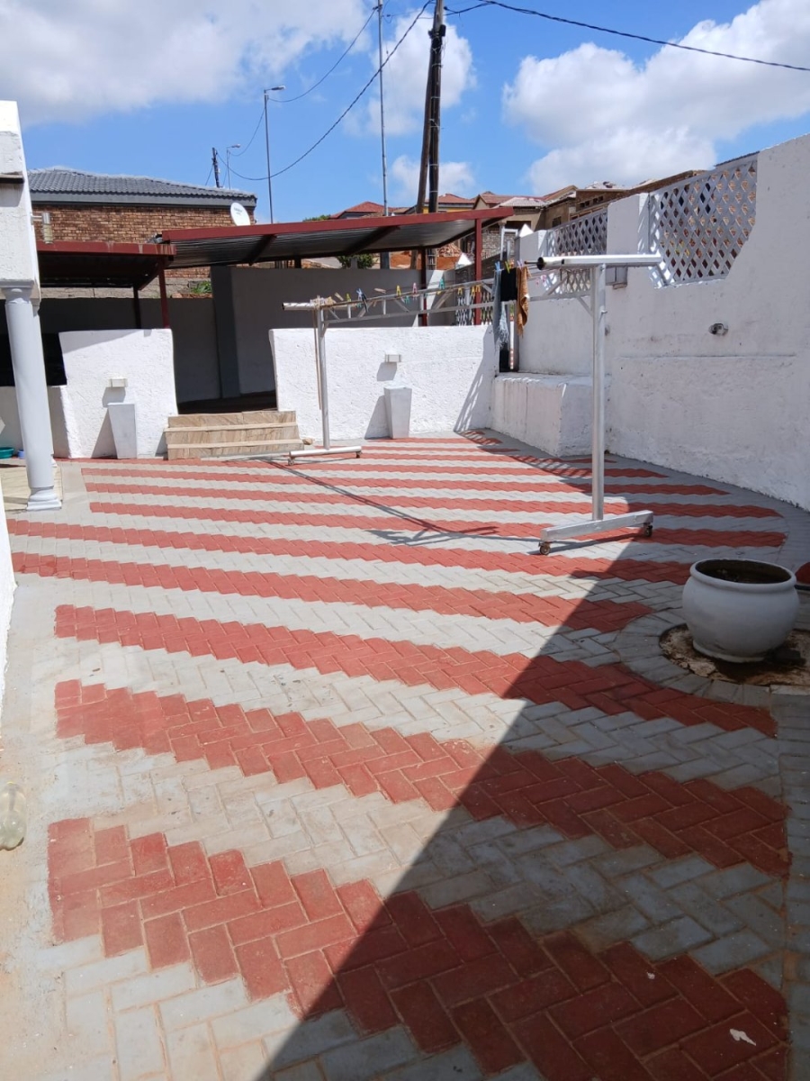 5 Bedroom Property for Sale in Pretoria North Gauteng