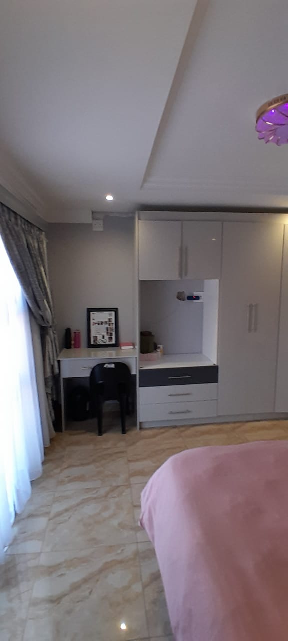 5 Bedroom Property for Sale in Pretoria North Gauteng