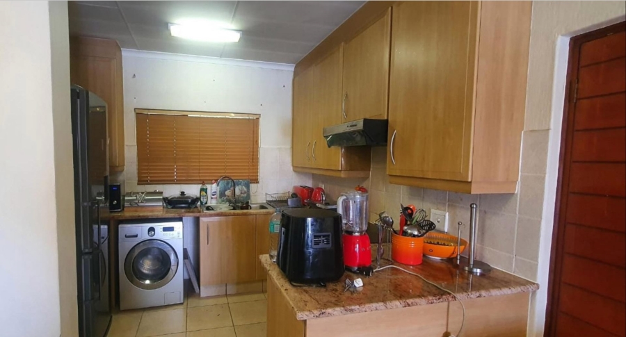 2 Bedroom Property for Sale in Maroeladal Gauteng