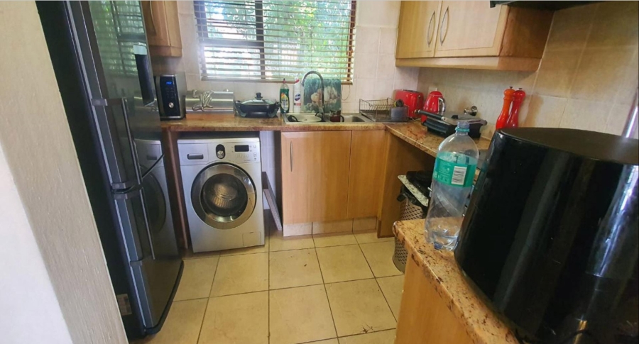2 Bedroom Property for Sale in Maroeladal Gauteng