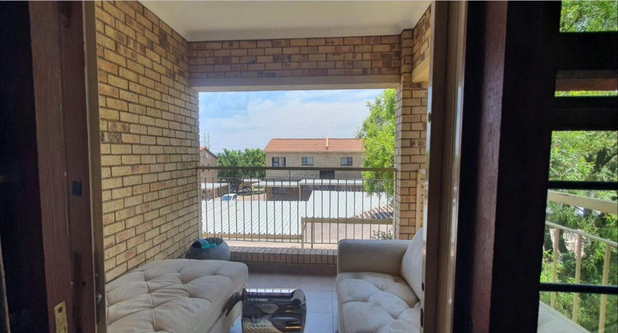 2 Bedroom Property for Sale in Maroeladal Gauteng