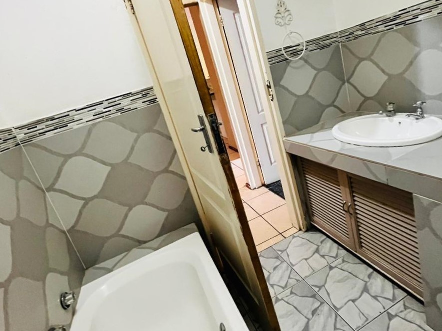 To Let 2 Bedroom Property for Rent in Windsor East Gauteng