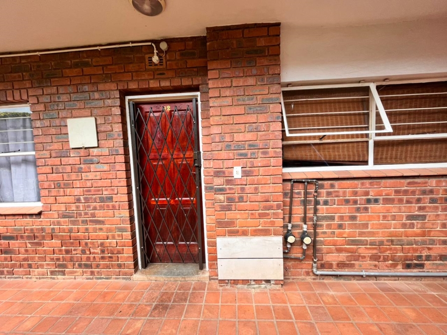 To Let 2 Bedroom Property for Rent in Windsor East Gauteng