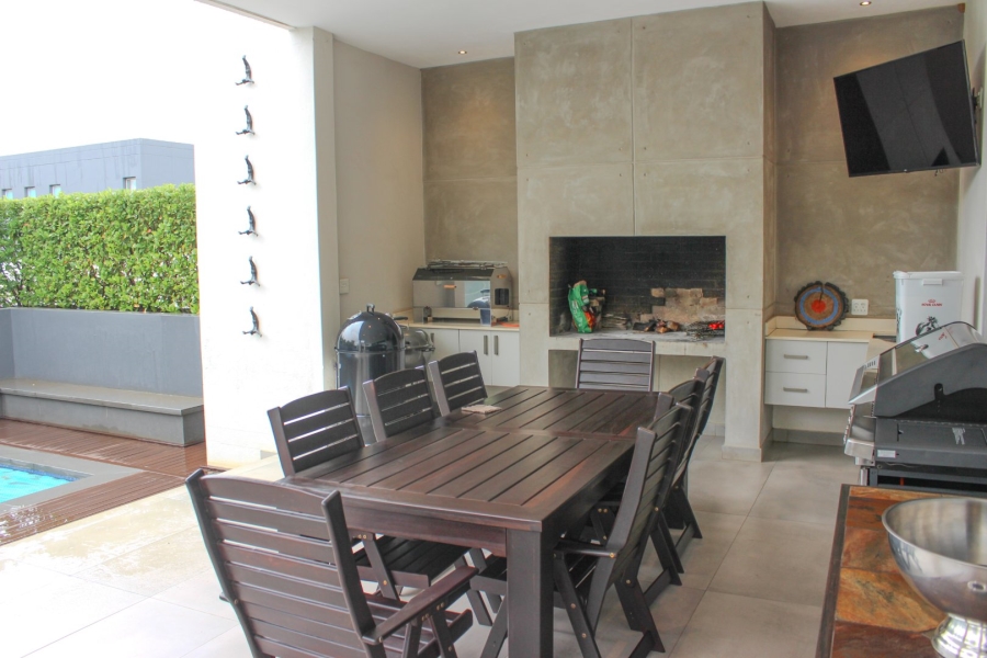 5 Bedroom Property for Sale in Midstream Ridge Gauteng