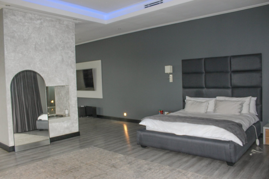 5 Bedroom Property for Sale in Midstream Ridge Gauteng