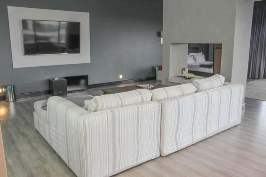 5 Bedroom Property for Sale in Midstream Ridge Gauteng