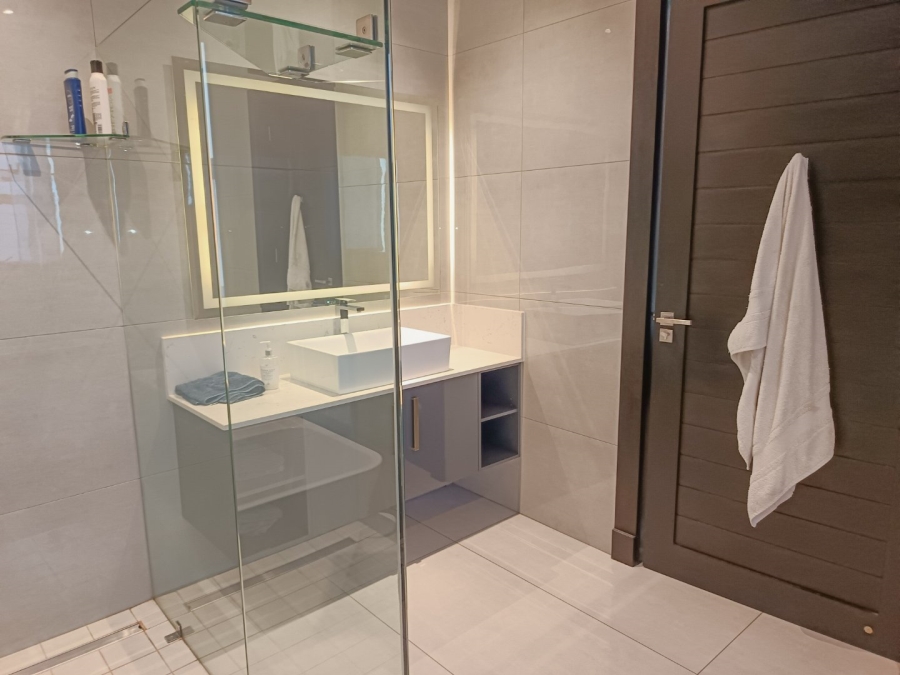 5 Bedroom Property for Sale in Midstream Ridge Gauteng