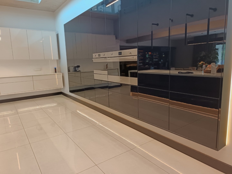 5 Bedroom Property for Sale in Midstream Ridge Gauteng