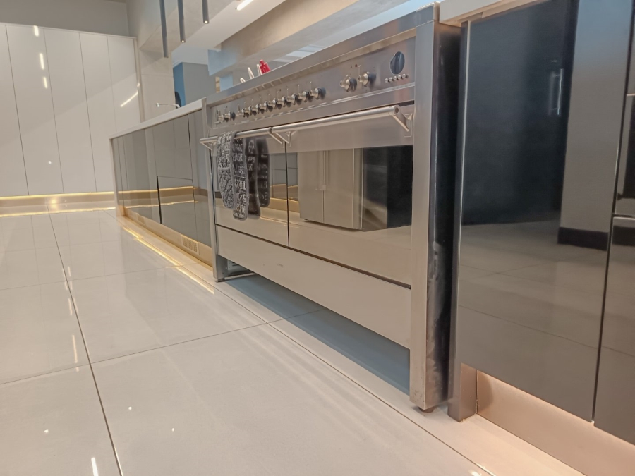 5 Bedroom Property for Sale in Midstream Ridge Gauteng