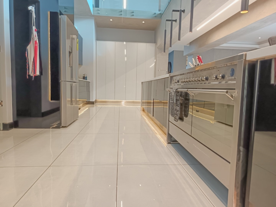 5 Bedroom Property for Sale in Midstream Ridge Gauteng