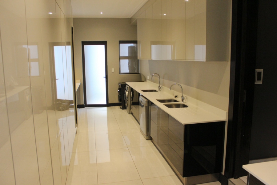 5 Bedroom Property for Sale in Midstream Ridge Gauteng