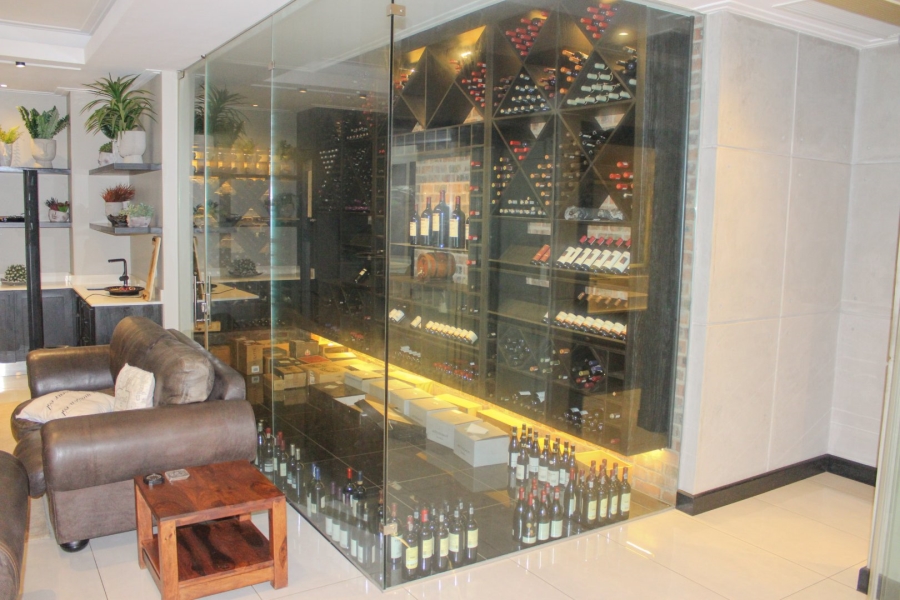 5 Bedroom Property for Sale in Midstream Ridge Gauteng