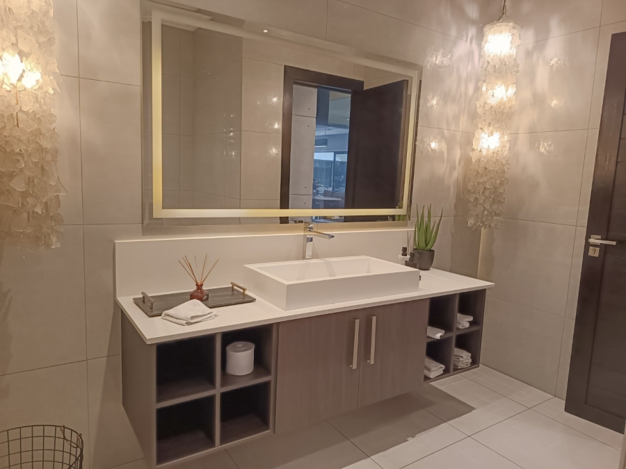 5 Bedroom Property for Sale in Midstream Ridge Gauteng