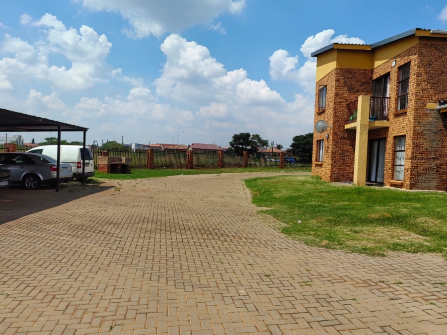2 Bedroom Property for Sale in Dawn Park Gauteng