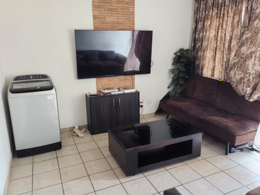 2 Bedroom Property for Sale in Dawn Park Gauteng