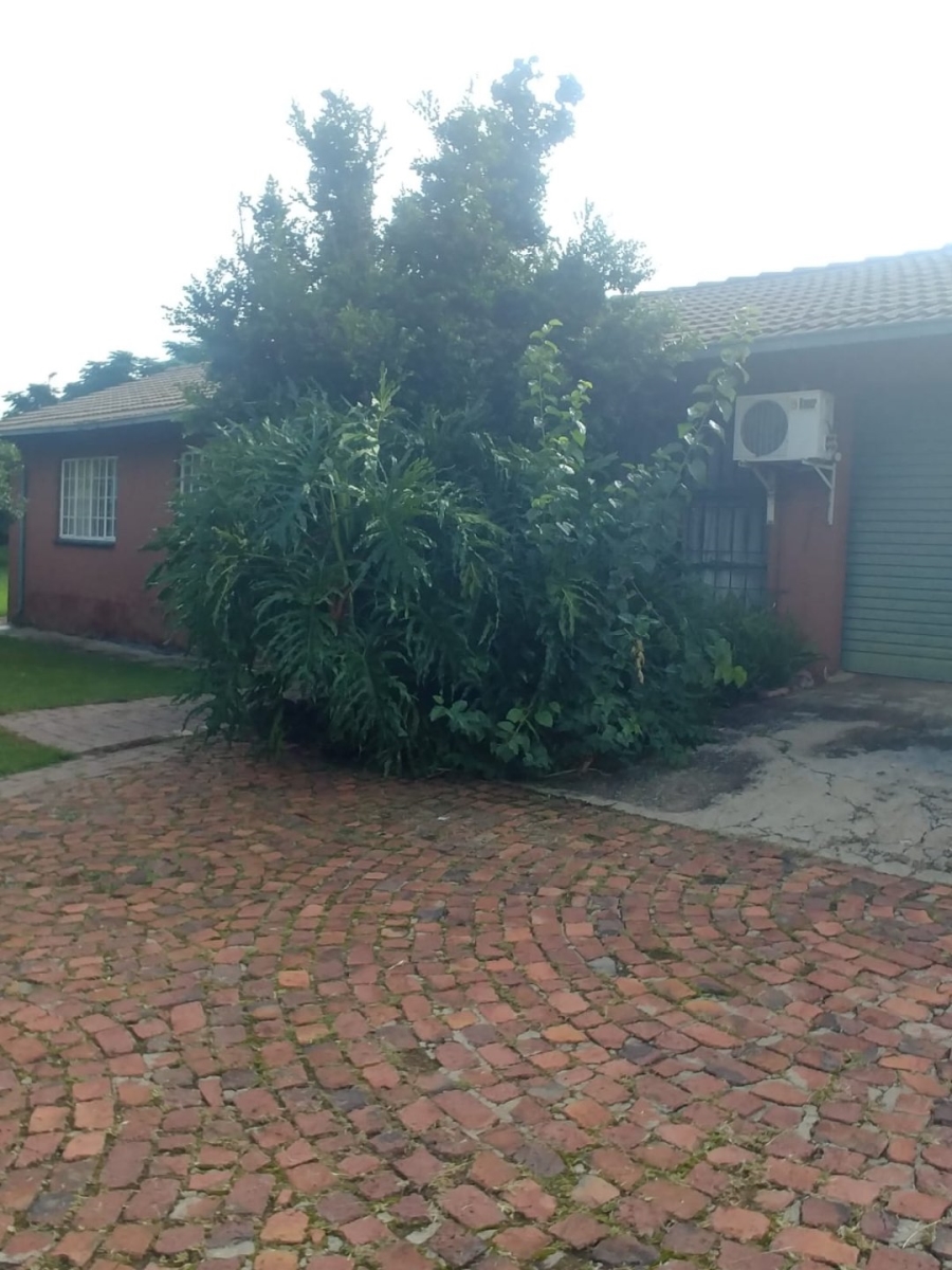 Commercial Property for Sale in Austinview Gauteng