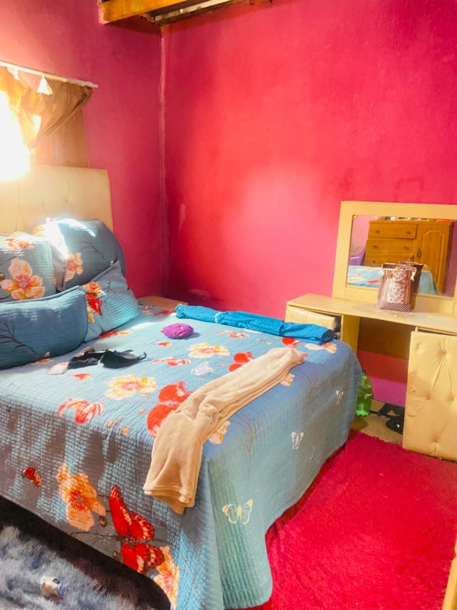 4 Bedroom Property for Sale in Zonkezizwe Gauteng