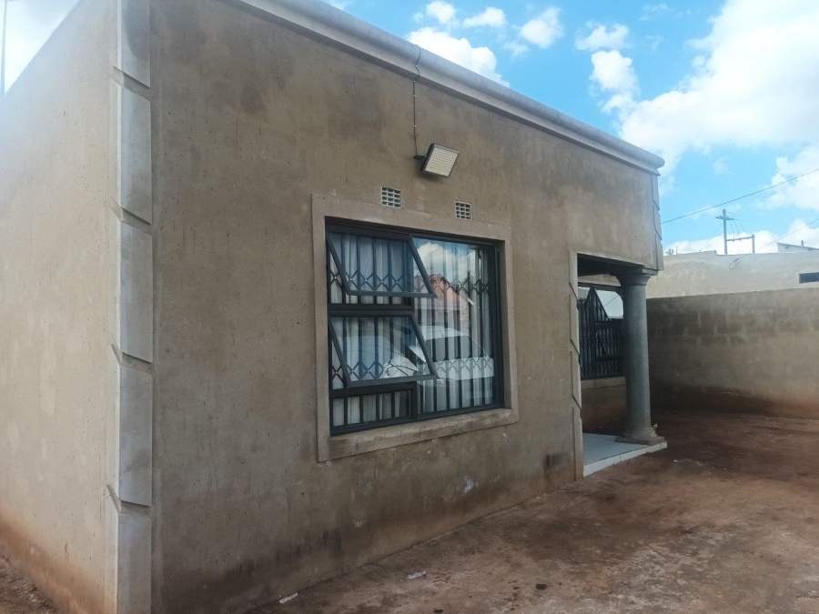 2 Bedroom Property for Sale in Zonkezizwe Gauteng