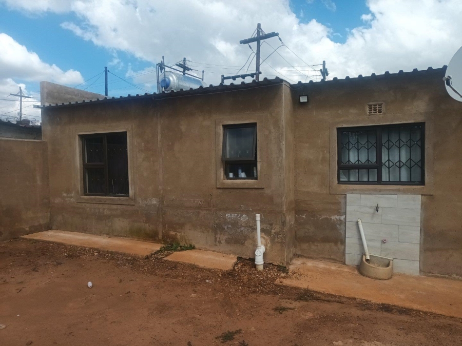 2 Bedroom Property for Sale in Zonkezizwe Gauteng
