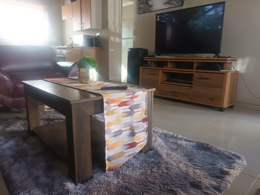 2 Bedroom Property for Sale in Zonkezizwe Gauteng