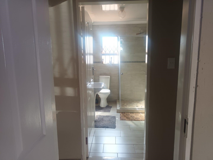 2 Bedroom Property for Sale in Zonkezizwe Gauteng