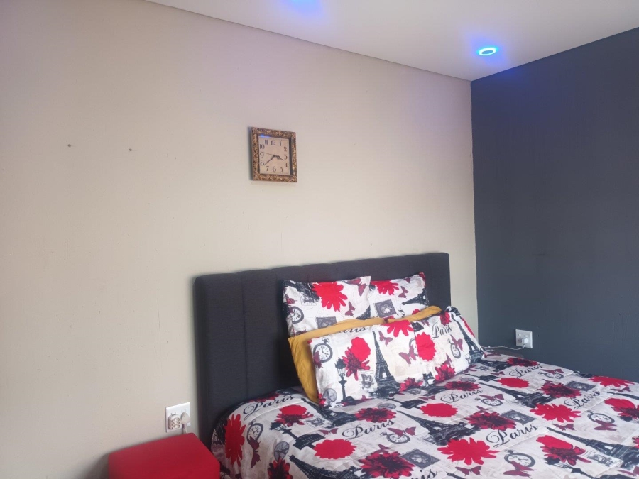 2 Bedroom Property for Sale in Zonkezizwe Gauteng