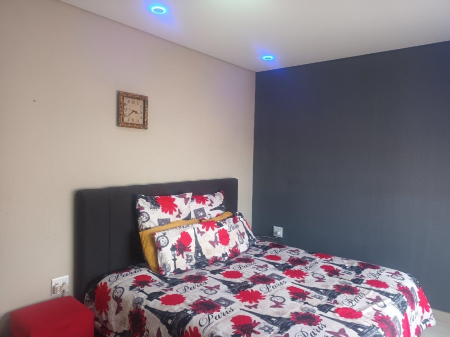 2 Bedroom Property for Sale in Zonkezizwe Gauteng