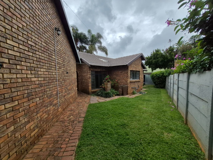 3 Bedroom Property for Sale in Moreleta Park Gauteng