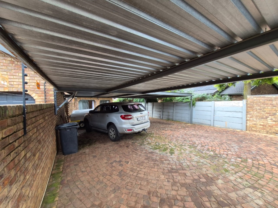 3 Bedroom Property for Sale in Moreleta Park Gauteng